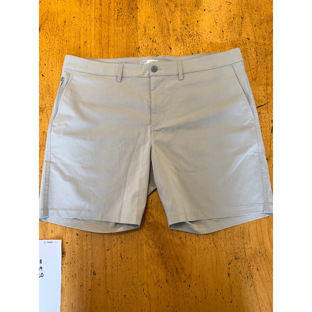 Tasc Performance Tailored Fit Size 38 Light Gray Bamboo Blend Golf Shorts Mens